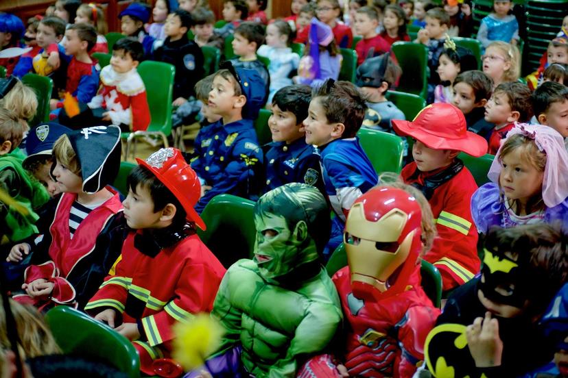 Niños con sus disfraces